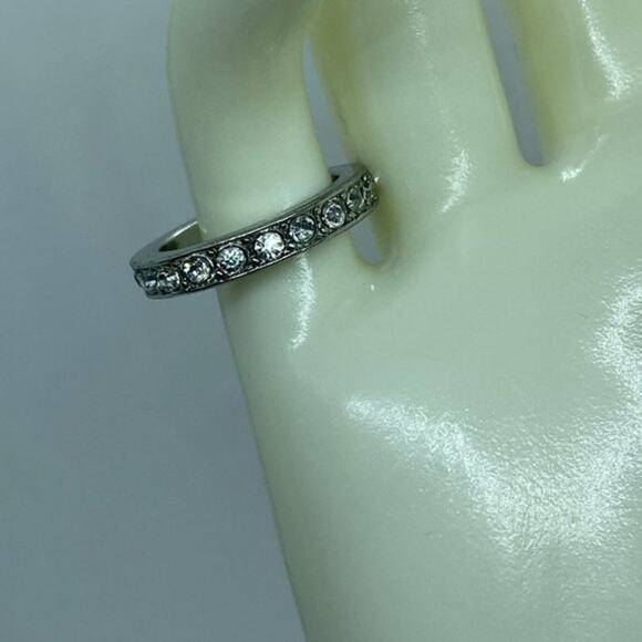 Silver-Tone Clear Rhinestone Band Style Ring Women's Size 6.5 - Picture 3 of 7